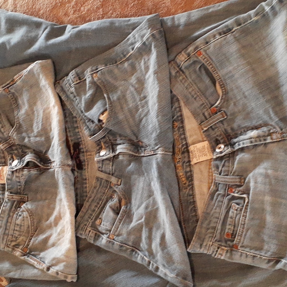 3 pair of jeans